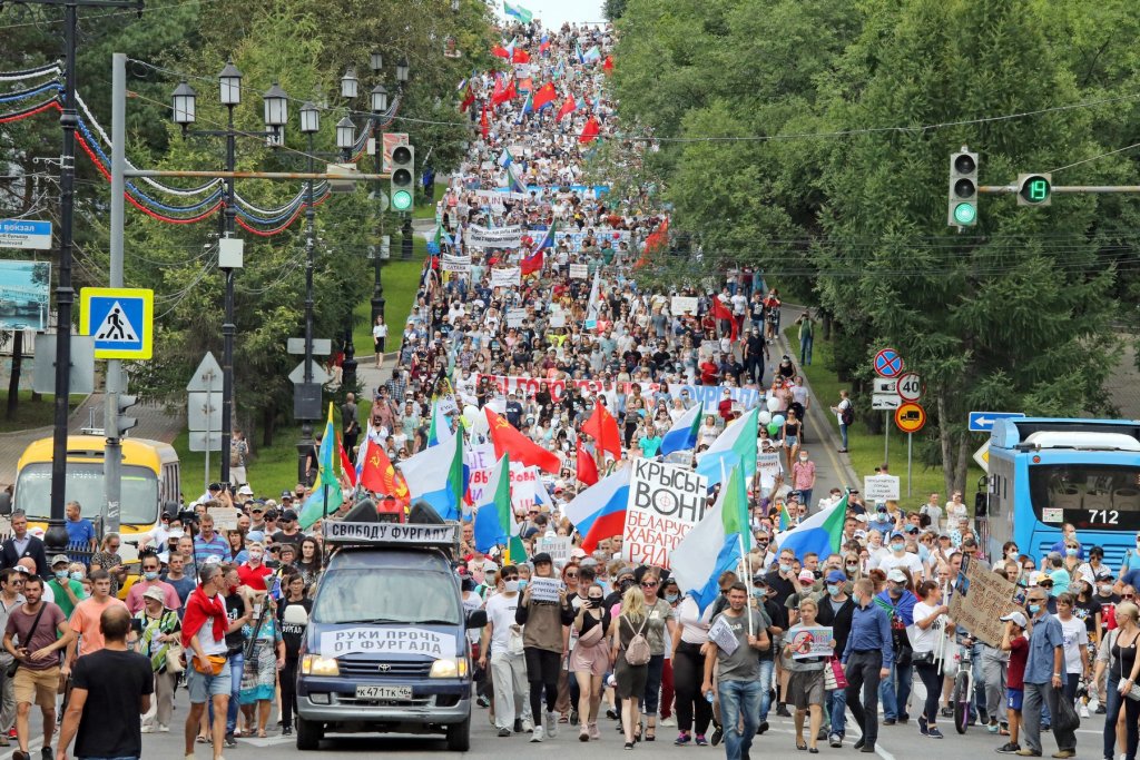 "Putin, bea nişte ceai". Proteste anti-Kremlin faţă de presupusa otrăvire a lui Navalnîi