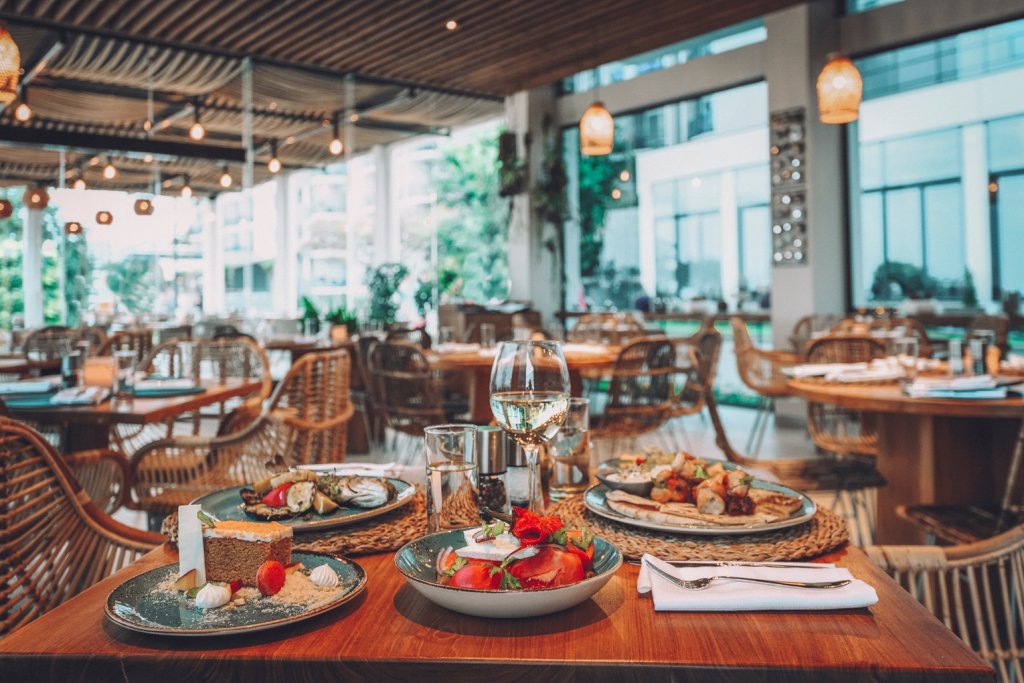 De azi ai voie la restaurant! Află regulile care trebuie respectate