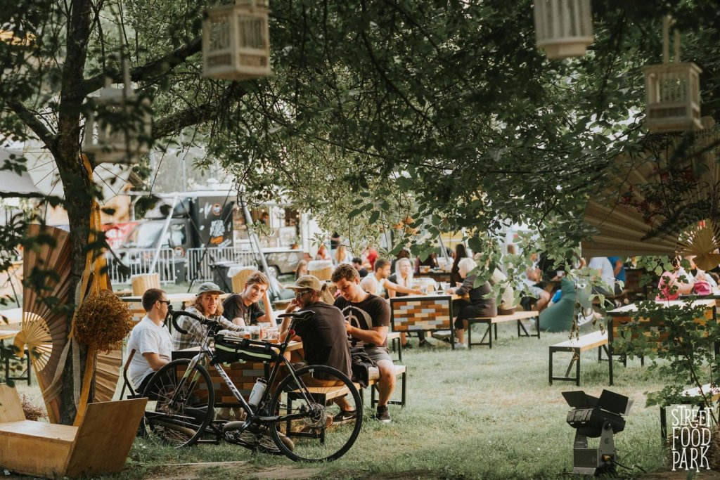 Muzică live la Street FOOD Park. Cine va urca pe scenă + șansă pentru trupele locale