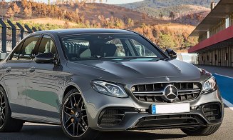 Risc de incendiu la unele modele Mercedes. Campanie de rechemare în service a mii de maşini din România