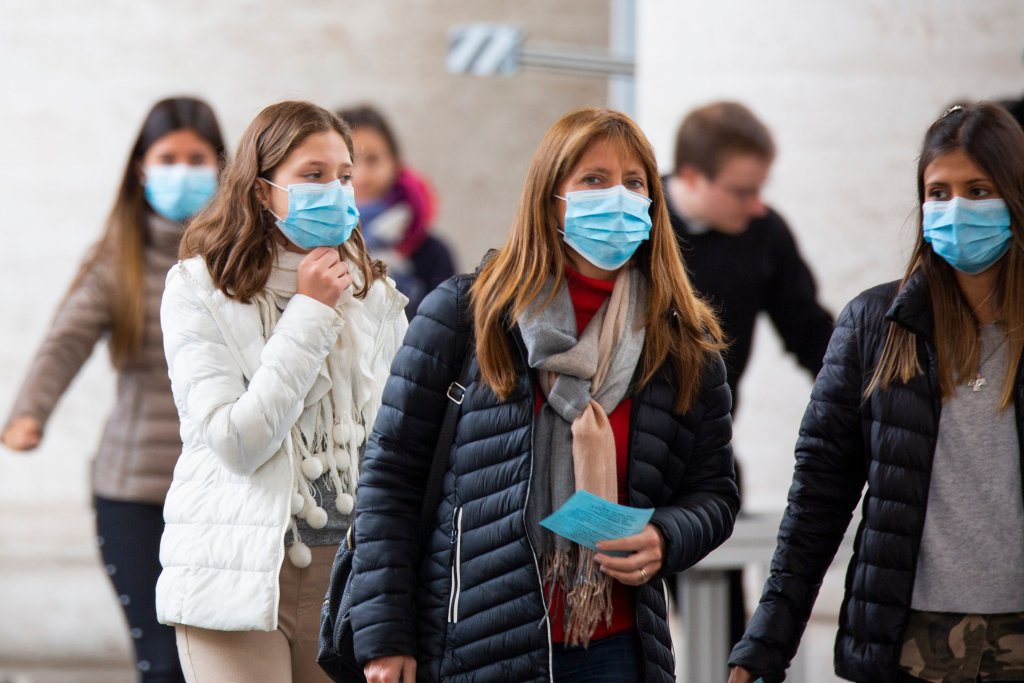 Încă două săptămâni în izolare pentru românii care ajung în Italia