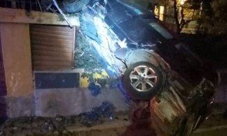 Clujean, rănit într-un accident în Bistrița. A acroșat o cisternă și a intrat într-un TIR