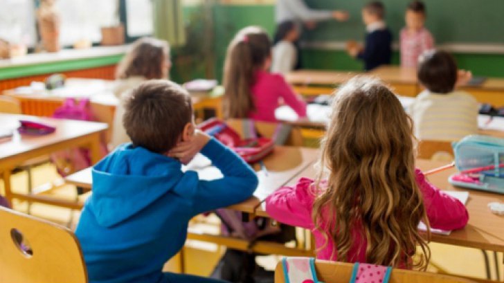 Numărul elevilor şi studenţilor din anul şcolar 2019-2020 a scăzut cu peste 21.000