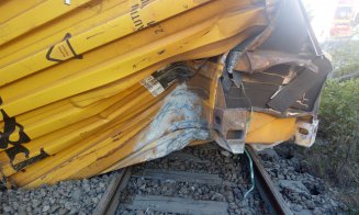 Accident feroviar în Cluj. Un tren de pasageri a lovit un container