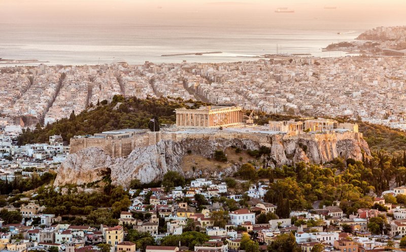 Noi restricții în Grecia, după explozia cazurilor de COVID