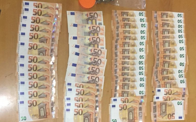 Dealer de droguri, prins în zona Piața Mihai Viteazul. Avea canabis și 5.500 euro