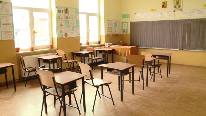 COVID-19 modifică scenariile din şcolile clujene: 8 unități de învățământ trec pe scenariul 3