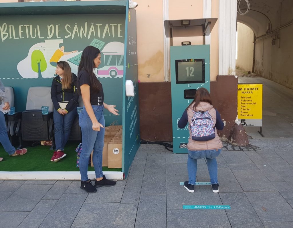 Prima stație sport de autobuz din România este la Cluj. Primești bilet dacă faci 20 de genuflexiuni