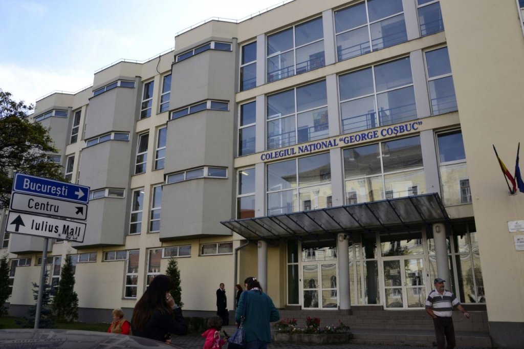 4 cazuri de elevi pozitivi la Colegiul Național „George Coșbuc”. Intră pe scenariul roşu?