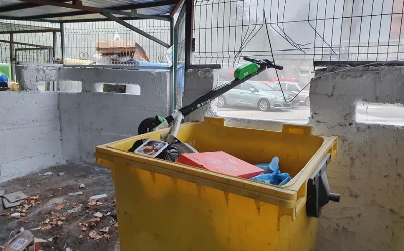 Trotinetele din Cluj, aruncate acum și la tomberonul de gunoi