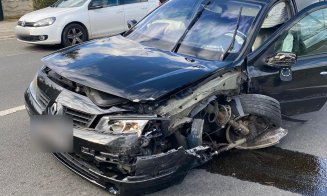 Accident cu trei mașini în Jucu. Zece persoane, printre care și trei copii, au primit îngrijiri medicale