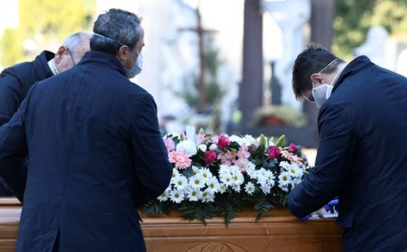 Căsătorii şi înmormântări autorizate doar dacă toţi participanţii fac dovada testului COVID negativ. Unde se întâmplă?