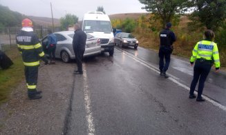 Cluj: Microbuz cu pasageri, implicat într-un accident