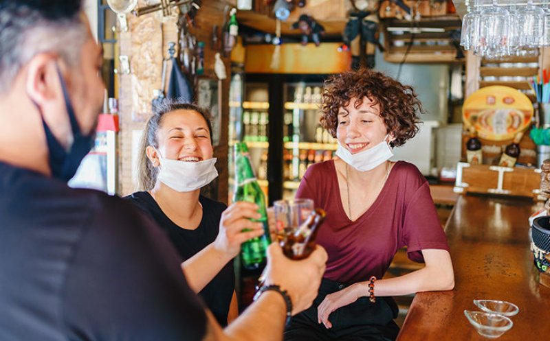 Restaurantele s-ar putea închide din nou, în urma exploziei cazurilor de COVID-19. Ar putea fi cazul Clujului?