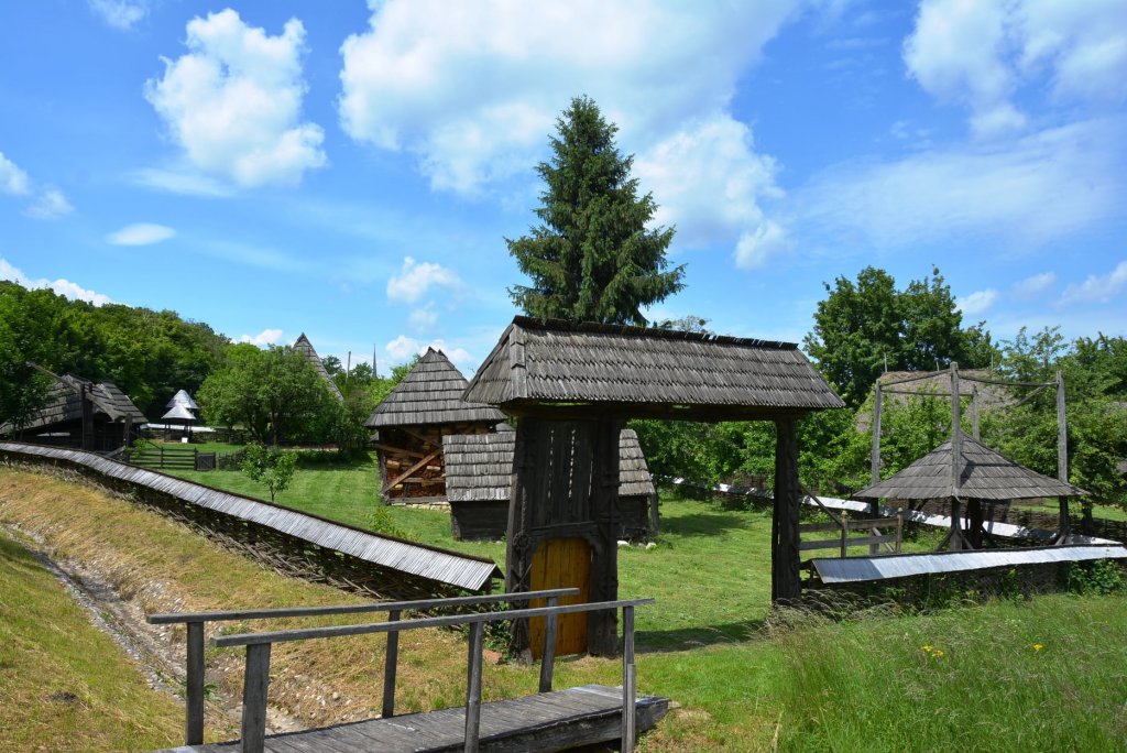 Târgul Satului în Hoia. Zeci de producători, meşteşugari şi artişti din Cluj