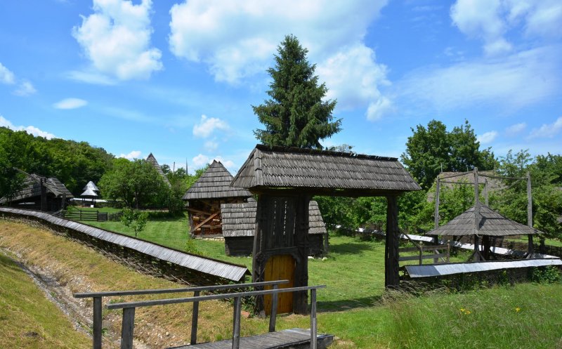 Târgul Satului în Hoia. Zeci de producători, meşteşugari şi artişti din Cluj