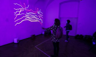Proiecție de lumini pe Palatul Banffy, la Festivalul Clujotronic