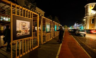Proiecție de lumini pe Palatul Banffy, la Festivalul Clujotronic
