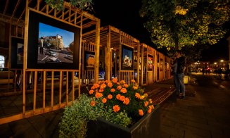 Proiecție de lumini pe Palatul Banffy, la Festivalul Clujotronic