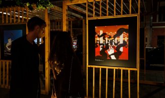 Proiecție de lumini pe Palatul Banffy, la Festivalul Clujotronic