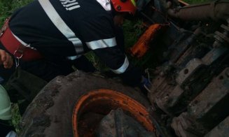 A murit strivit de un tractor. Şoferul era băut, iar tractorul şi remorca nu sunt înmatriculate