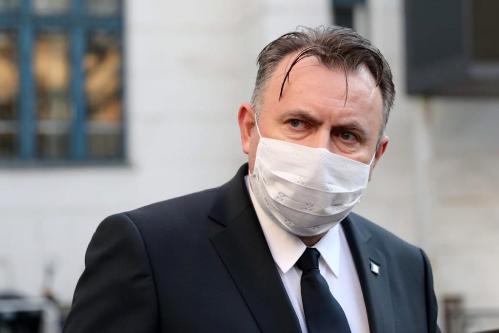 Tătaru: "Folosim tot ce se foloseşte la nivel mondial. Nu putem să nu respectăm nişte reguli şi tot noi să strigăm de ce se moare!"
