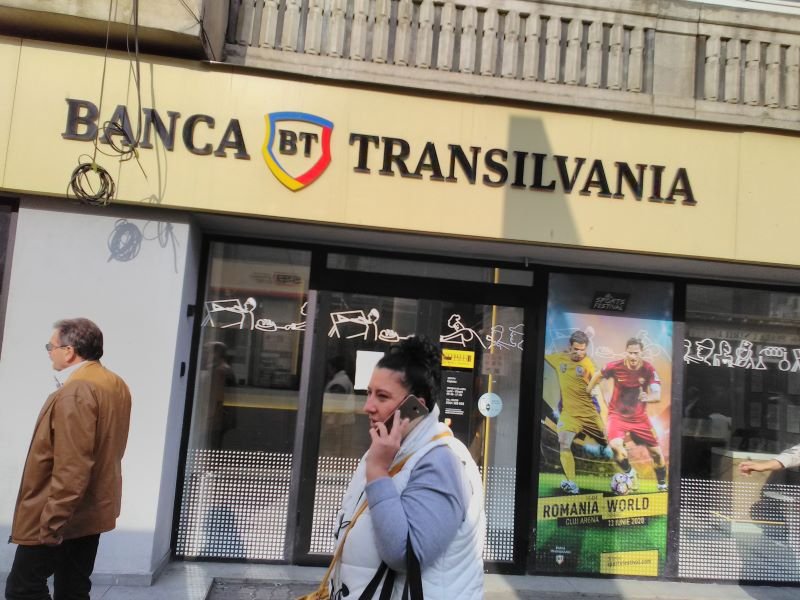Antreprenorii își vor primi granturile prin Banca Transilvania în maximum o săptămână