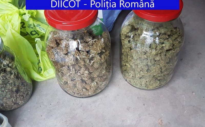 Traficant de droguri din Cluj, prins în timp ce-și ridica banii trimiși prin curier