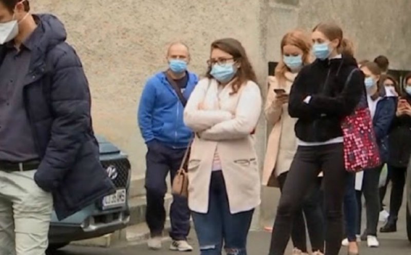 Viitorii medici din Cluj, la cozi interminabile pentru a-şi completa dosarul de rezidenţiat