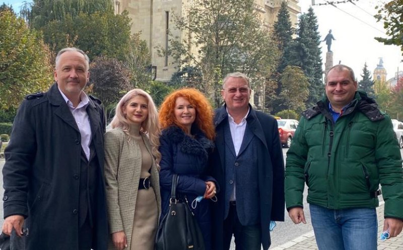 Un manager de multinaţională şi un profesor de matematică deschid listele PRO România Cluj pentru Camera Deputaţilor şi Senat