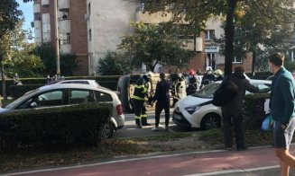 Accident cu trei mașini pe Dorobanților. Una s-a dat peste cap