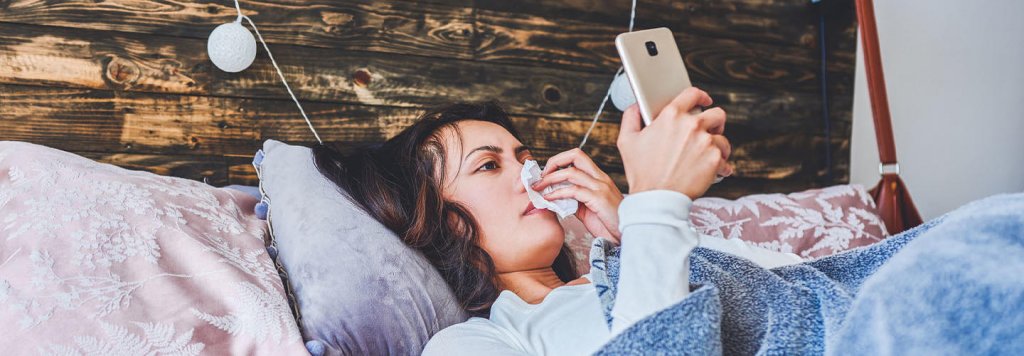 Ai fost diagnosticat cu COVID-19? Stai acasă, dar vorbeşte cu medicul de familie, chiar dacă nu ai simptome