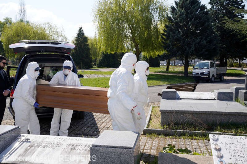 Decesele zilnice cauzate de COVID-19 în Europa au crescut cu 40% într-o săptămână