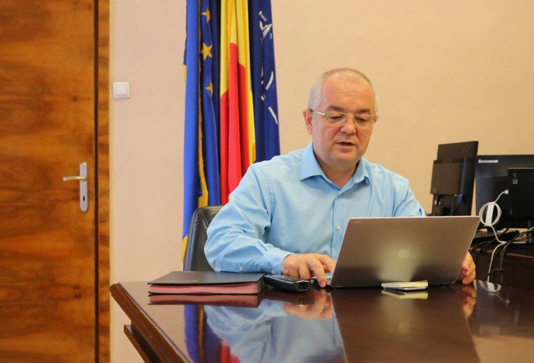 Emil Boc a stârnit o controversă pe net. „Eşti primarul Clujului sau al New York-ului?"