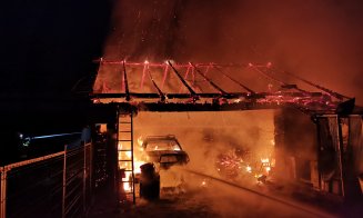 Incendiu într-o comună de lângă Cluj. Două clădiri s-au făcut scrum