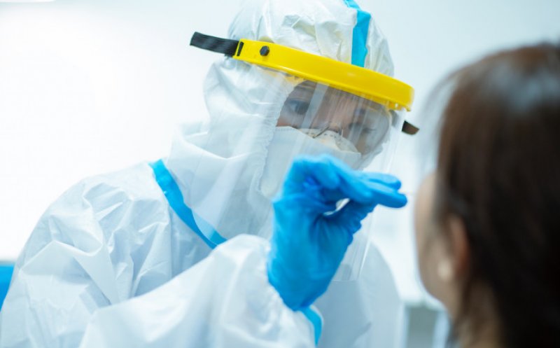 O țară din Europa testează în masă. Cine iese din casă fără test negativ COVID-19 poate primi amendă