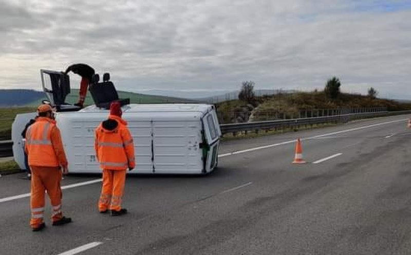 Accident pe autostradă Gilău-Turda. Limitare de viteză și lucrări pe banda 1