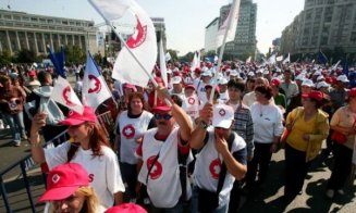 Zeci de sindicaliști SANITAS protestează în fața Guvernului: „Promisiunile neonorate ne-au epuizat"