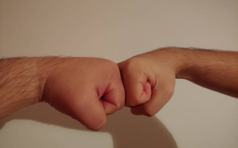 Streinu Cercel îi sfătuiește pe români să nu se mai atingă atunci când se salută: „Este contraindicat!”