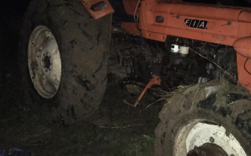 Accident grav la Cluj. O persoană a fost prinsă sub un tractor. UPDATE: Bărbatul a murit