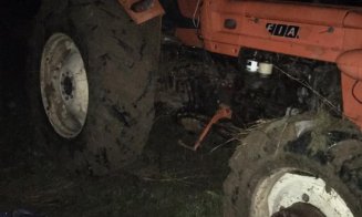 Accident grav la Cluj. O persoană a fost prinsă sub un tractor. UPDATE: Bărbatul a murit