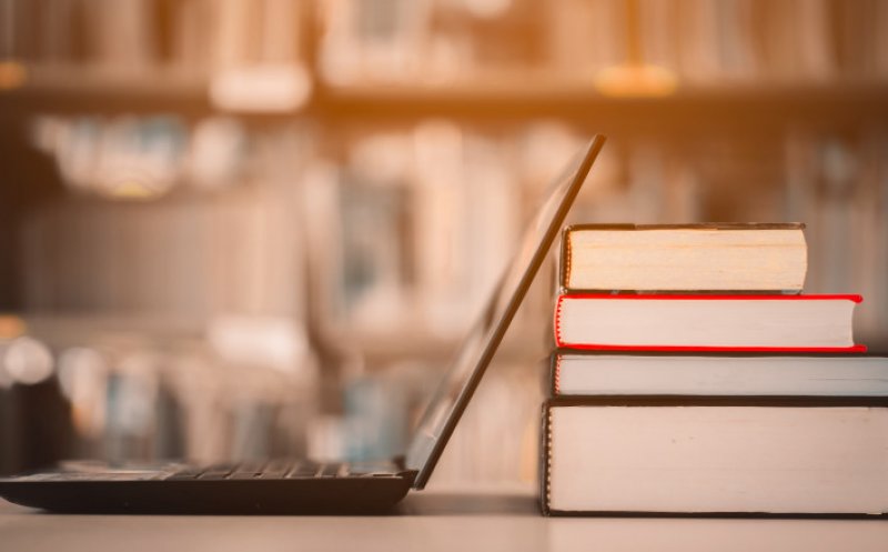 FSLI cere spor de calculator pentru profesori. Și copiii?