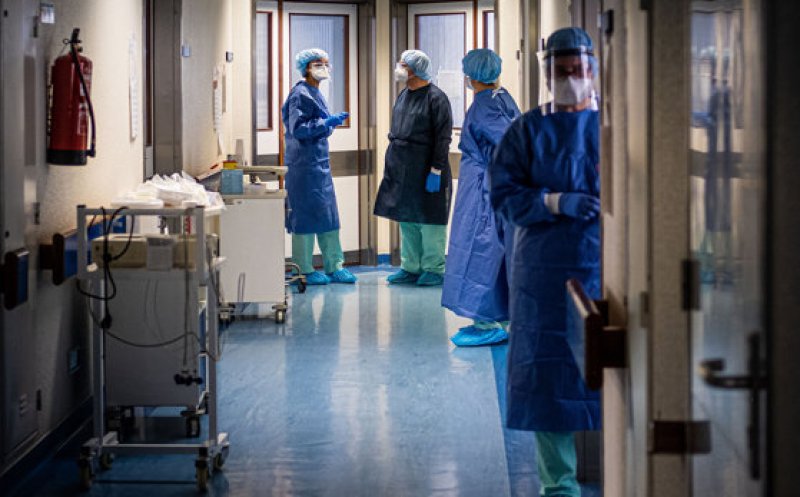 Studenţii la medicină, voluntari în spitalele Covid-19, primesc 2.500 de lei pe lună