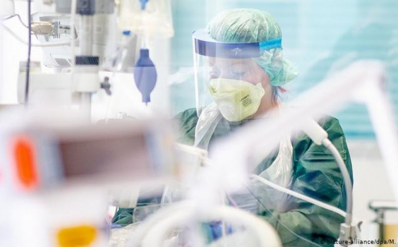 Încă aproape 9.500 de noi îmbolnăviri în România/ Număr record de pacienți la ATI