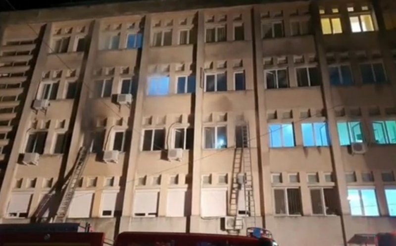 Percheziții la spitalul incendiat din Piatra-Neamț. Anchetatorii încearcă să stabilească motivele