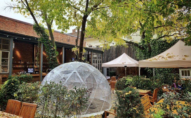 Hotelurile și restaurantele, de la venituri de 5 miliarde €, la pierderi de 3 miliarde