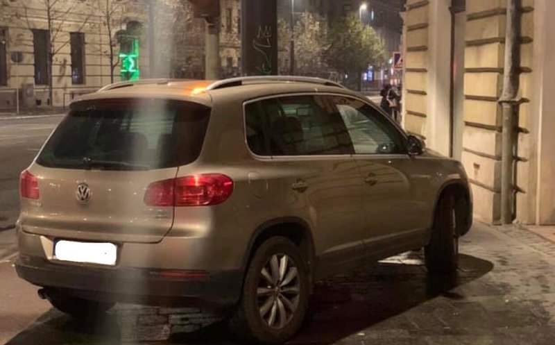 Lipsa locurilor de parcare din Cluj, motiv de ceartă între şoferi: "Nu sunt proprietara trotuarului, dar sunt a spațiului din fața lui"