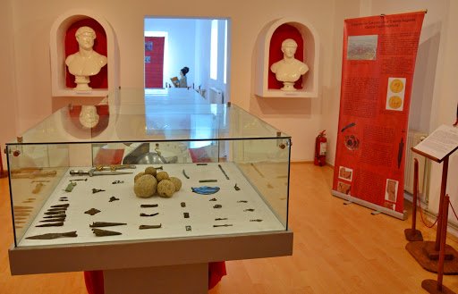 Cetățean german, condamnat cu suspendare după ce a furat mii de artefacte de la Sarmizegetusa