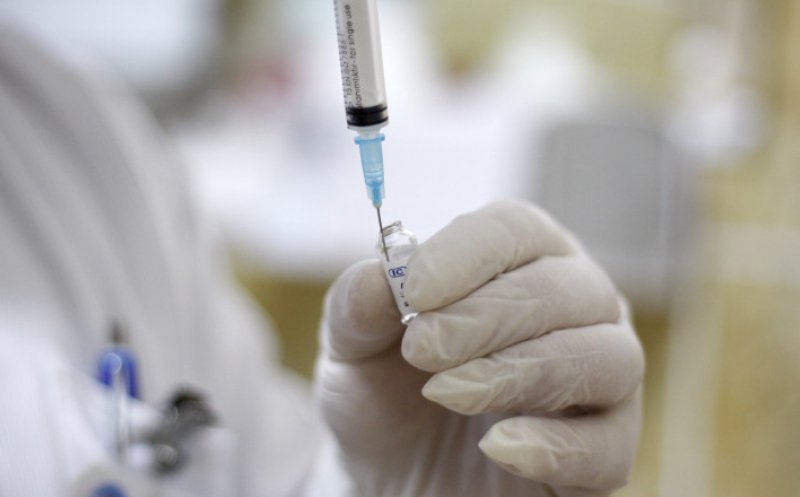 Ce efecte adverse ar putea avea vaccinul anti-COVID? Explicațiile lui Rafila