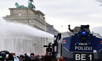 VIDEO Berlinul protestează împotriva guvernului Angelei Merkel și a măsurilor ANTI-COVID-19